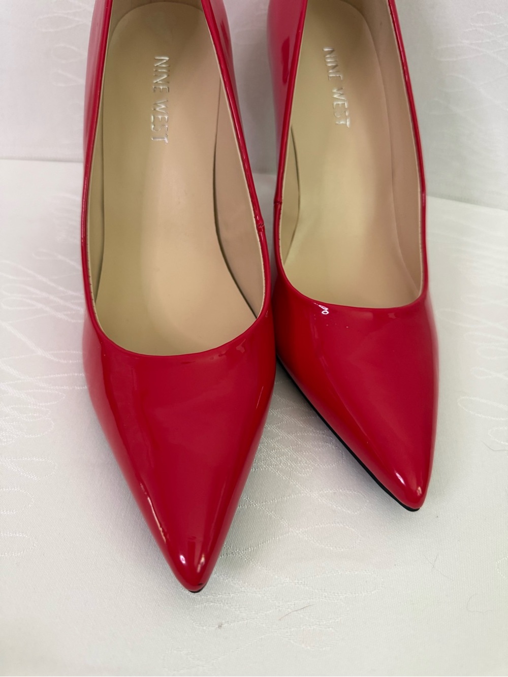 Nine West Red Patent Pointed Toe Stiletto Heels Size 8.5 NWOT - Picture 3 of 9